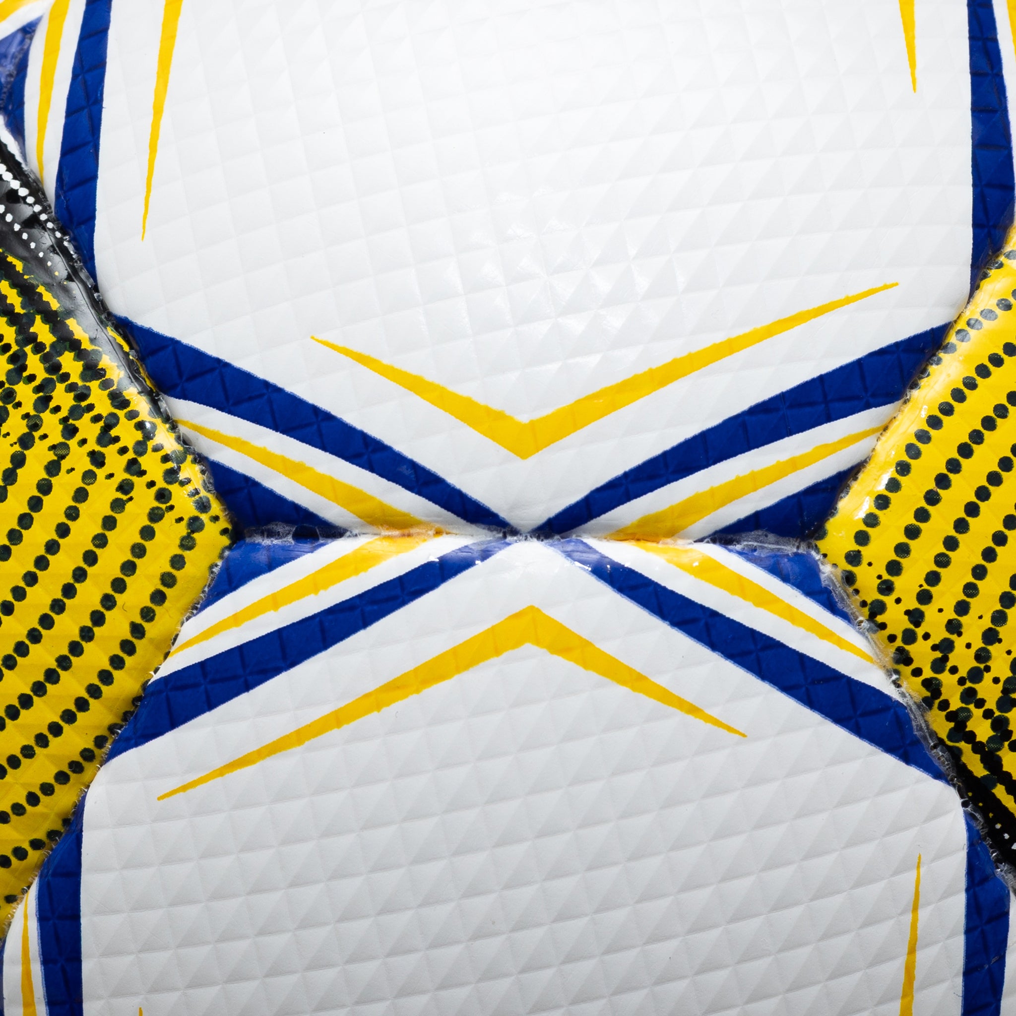 White soccer ball with black pentagons, blue and yellow accents and 'Select' branding on a white background. Used by the 3C2A #color_white/blue