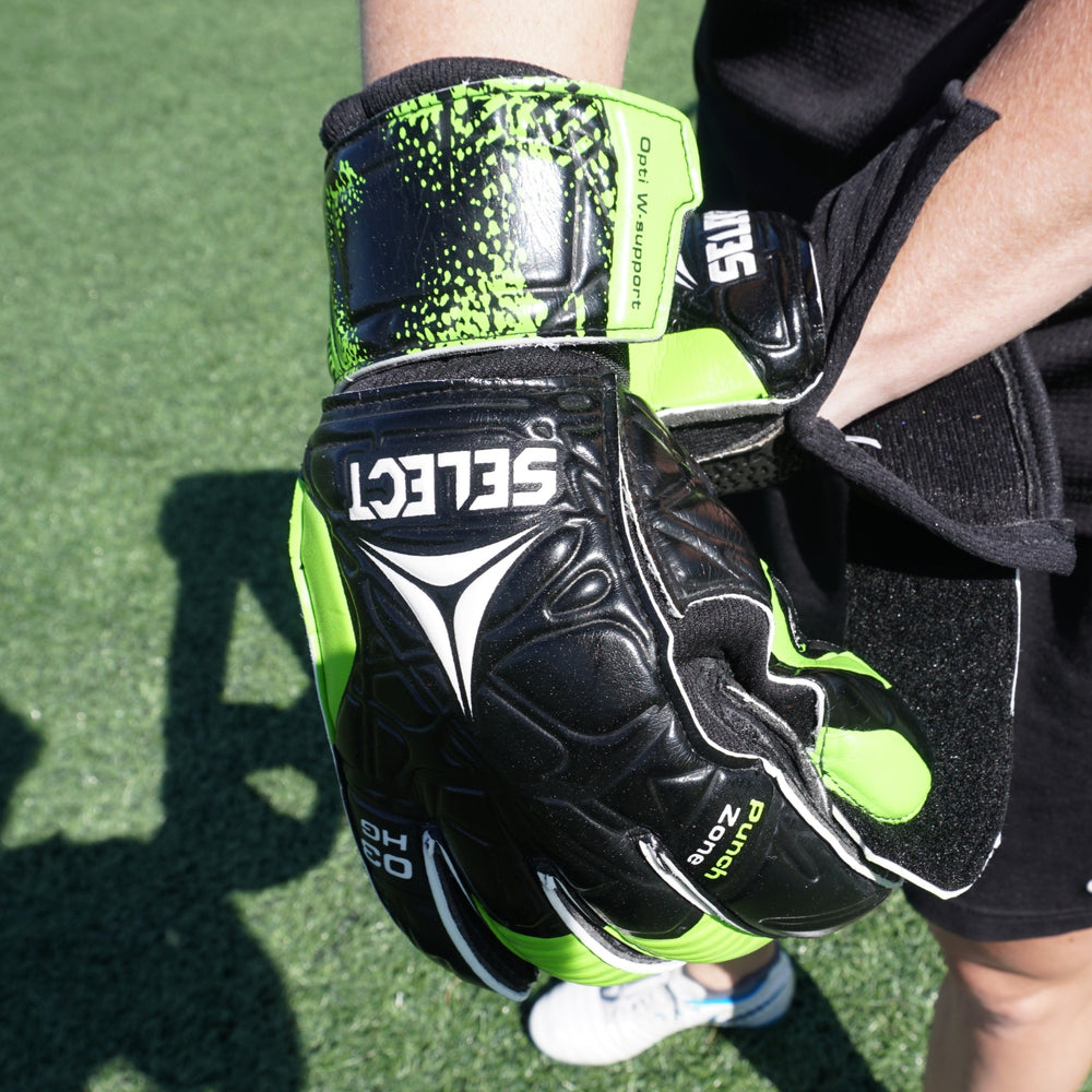 Goalkeeper gloves for adults - Find your perfect match here